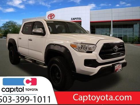 Used 2016 Toyota Tacoma SR RWD image 1