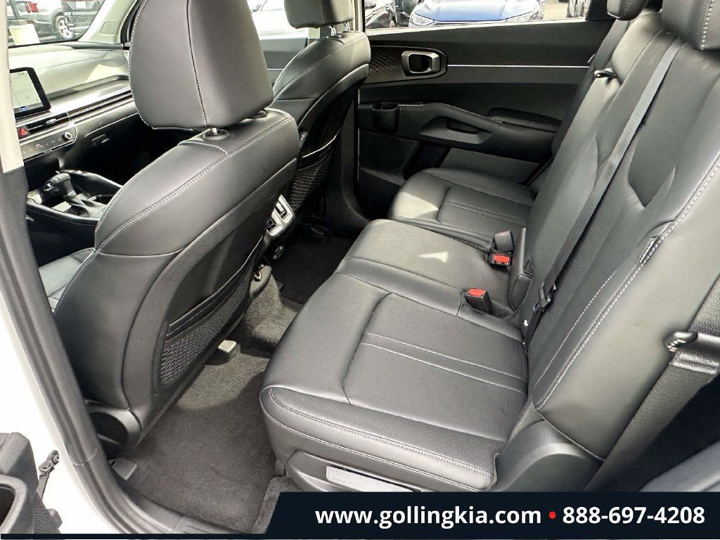 Certified 2026 Kia Sorento EX AWD/4WD image 11