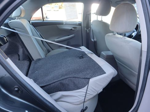 Used 2013 Toyota Corolla LE image 39