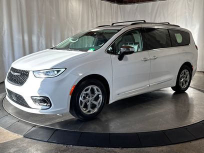 Used 2023 Chrysler Pacifica Limited