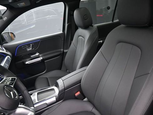 New 2025 Mercedes-Benz GLB 250 image 19