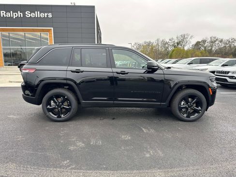 New 2026 Jeep Grand Cherokee Limited w/ Limited Altitude Package RWD image 6