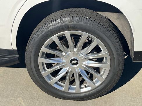 Used 2021 Cadillac Escalade Premium Luxury w/ Performance Package image 11