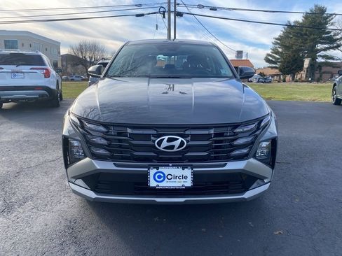 New 2025 Hyundai Tucson SE image 3