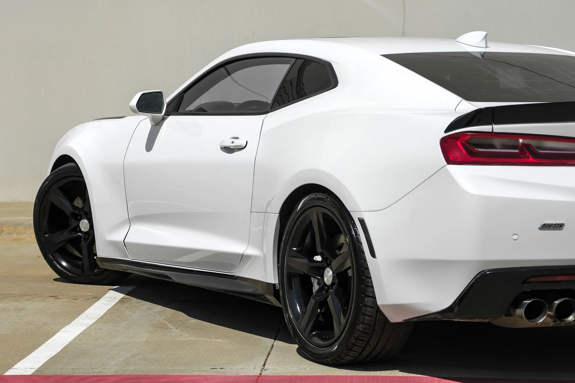 Used 2017 Chevrolet Camaro SS RWD image 8