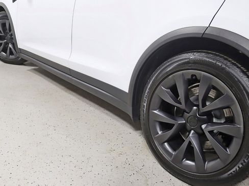 Used 2022 Tesla Model X image 13