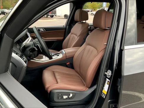 Used 2022 BMW X5 xDrive40i w/ Executive Package image 7