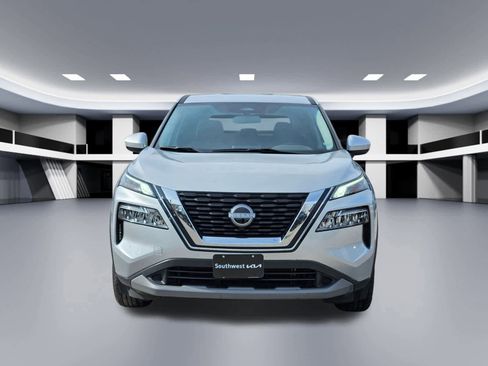 Used 2023 Nissan Rogue SV image 9