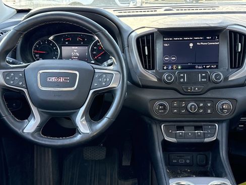 Used 2024 GMC Terrain AT4 image 3