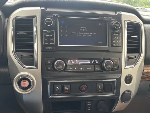 Used 2017 Nissan Titan SL RWD image 2