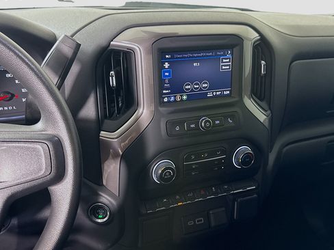 Used 2024 Chevrolet Silverado 1500 Custom image 17