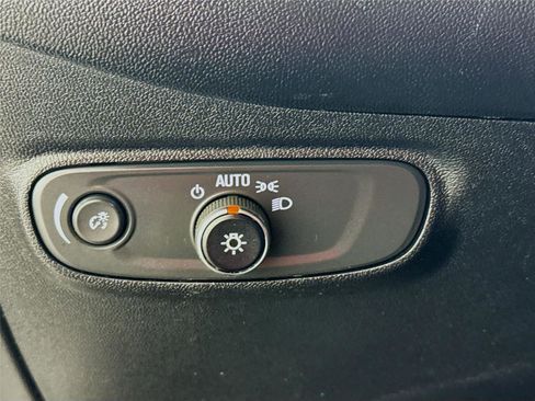 Used 2018 Chevrolet Equinox LS FWD image 7