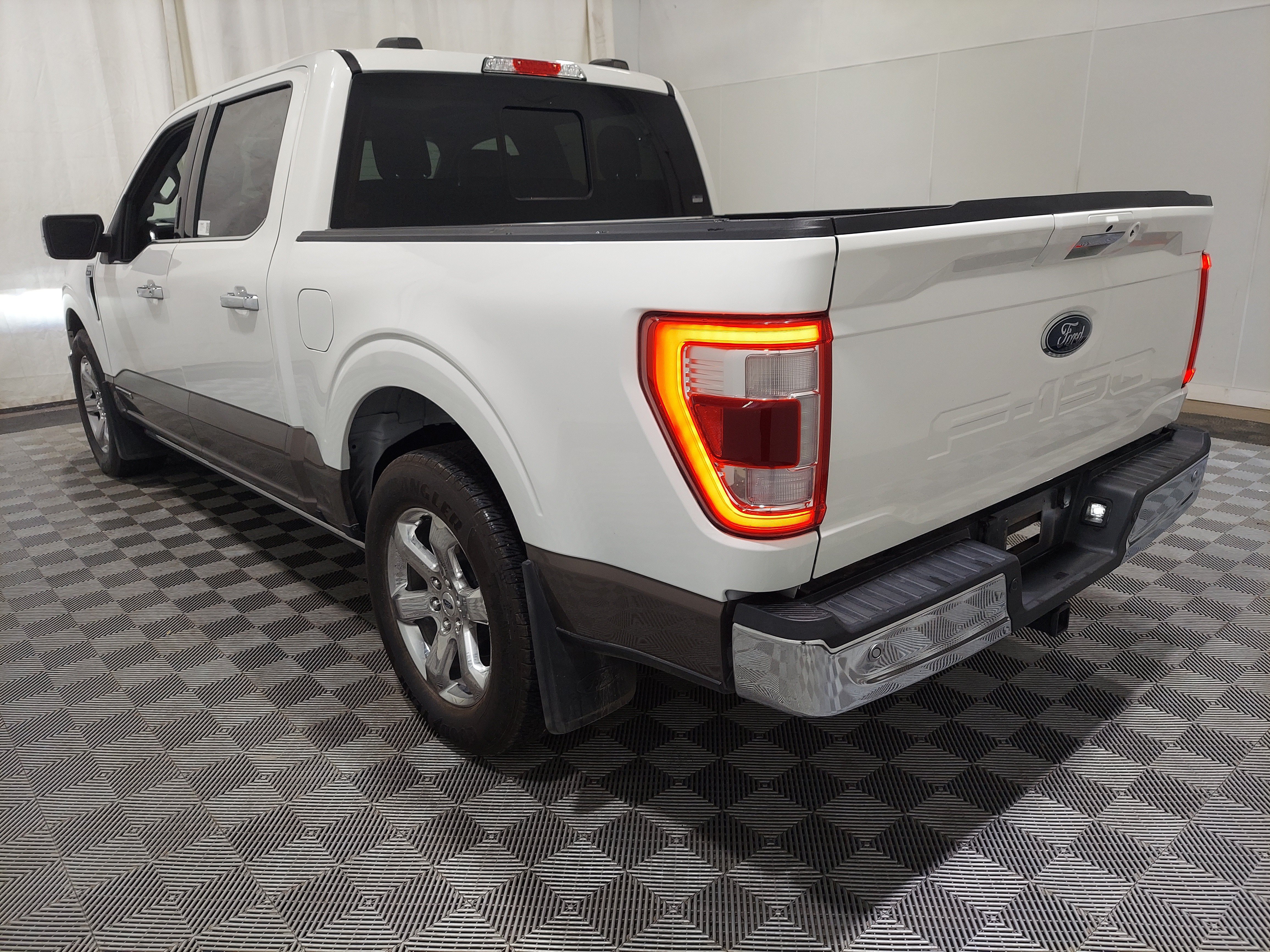 Used 2021 Ford F150 Lariat w/ Equipment Group 502A High RWD image 2