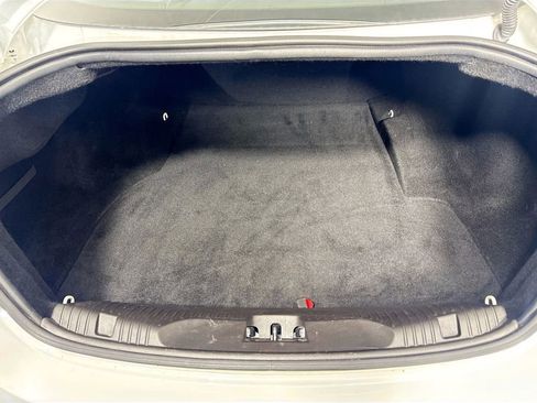 Used 2012 Jaguar XF image 30