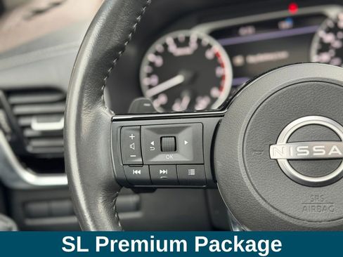 Used 2023 Nissan Rogue SL w/ SL Premium Package image 11