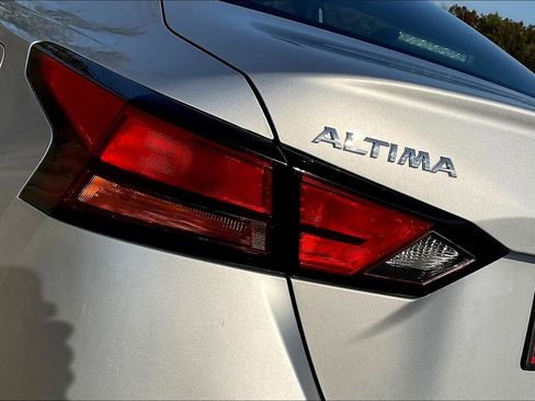 Used 2020 Nissan Altima 2.5 SV image 36