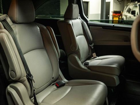 Used 2022 Honda Odyssey EX-L image 13