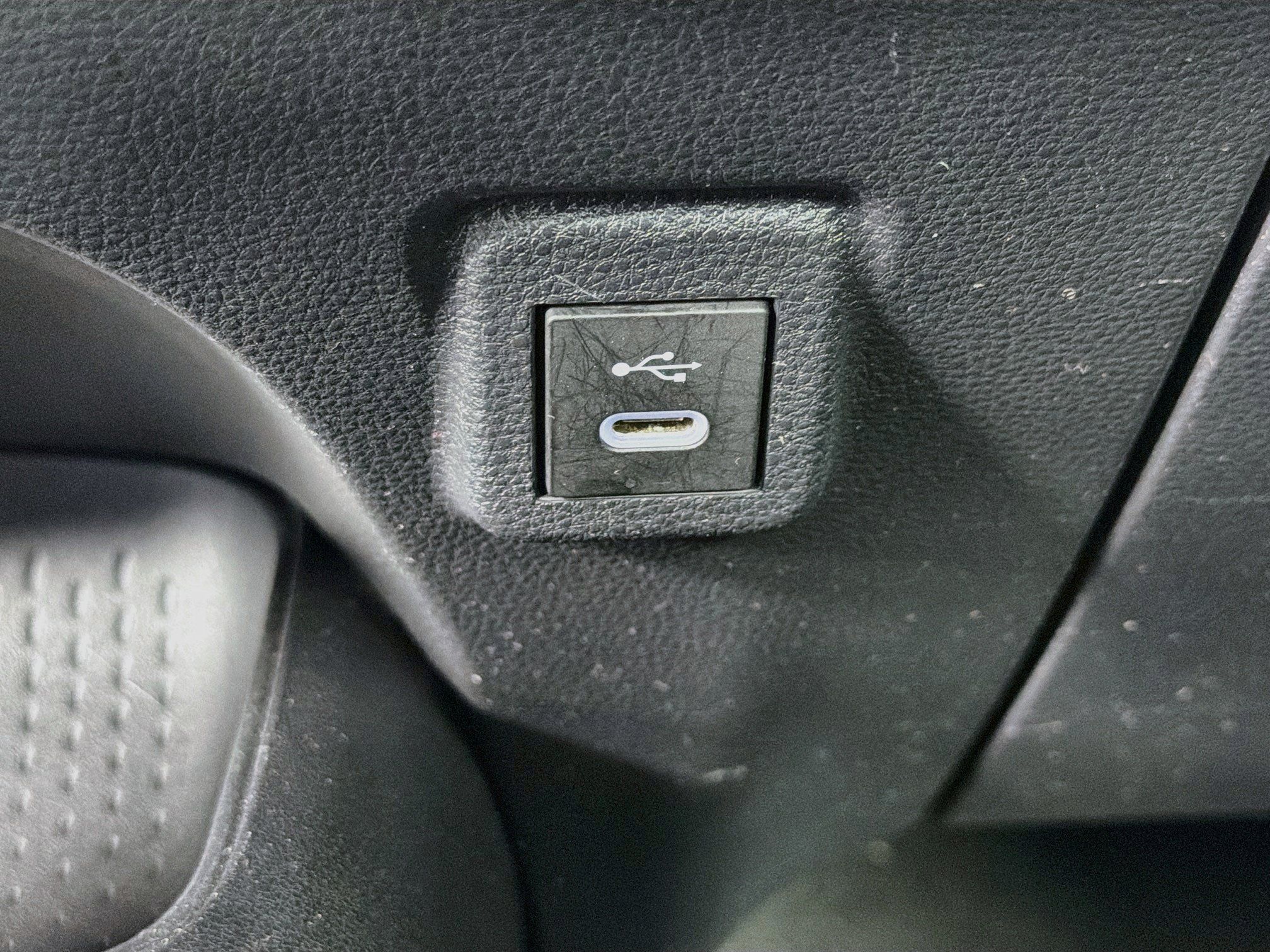 Used 2025 Toyota Corolla LE FWD image 25