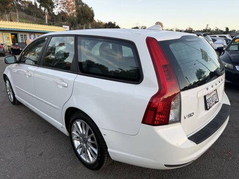 Used 2010 Volvo V50 2.4i image 16
