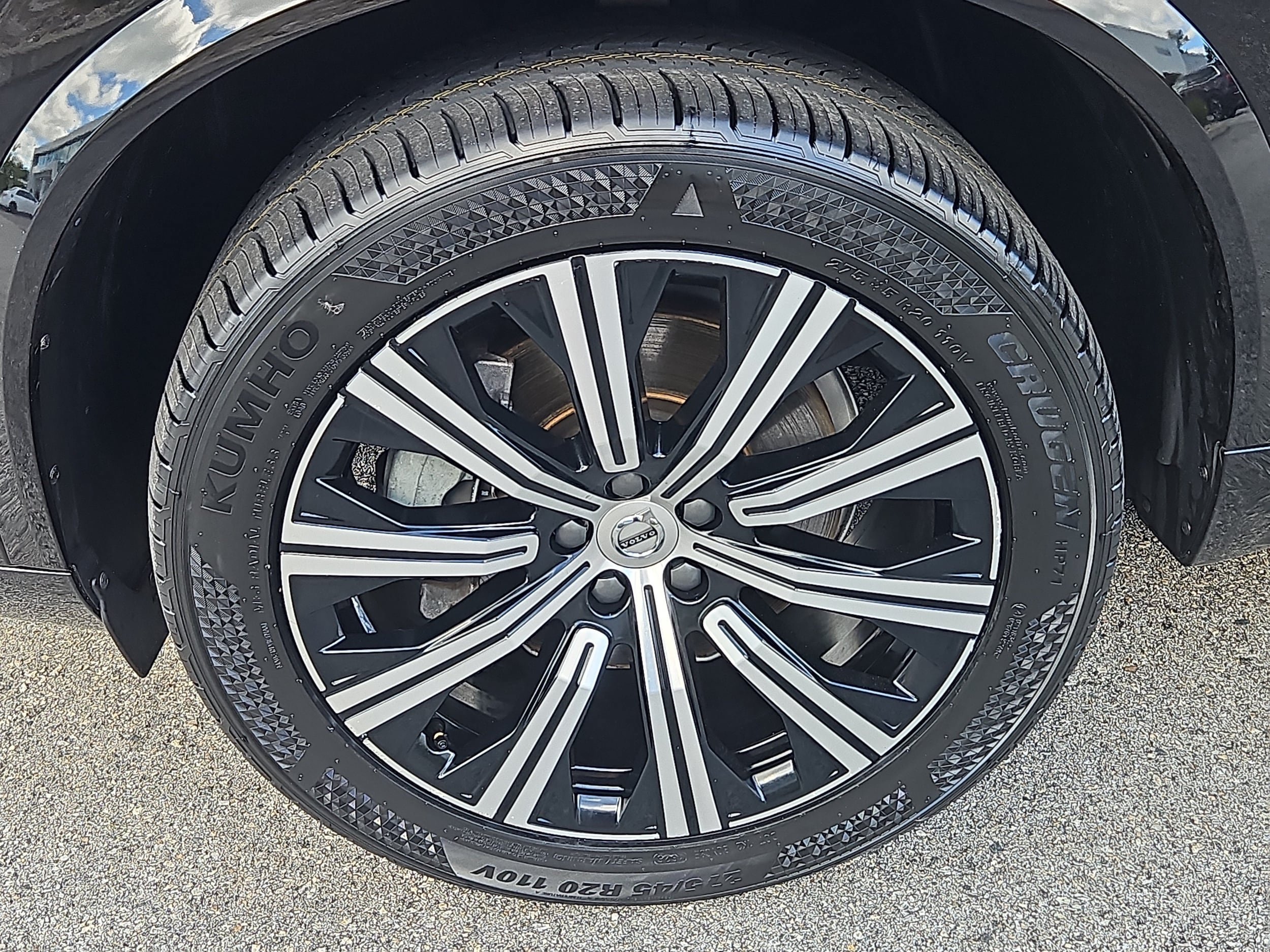Used 2024 Volvo XC90 B6 Plus w/ Protection Package Premier AWD/4WD image 4