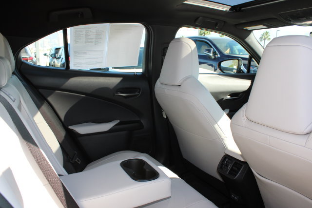 Used 2024 Lexus UX 250h FWD image 7