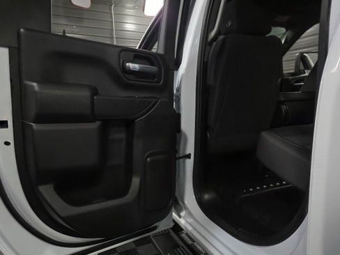 Used 2024 GMC Sierra 3500 Pro w/ Convenience Package image 32