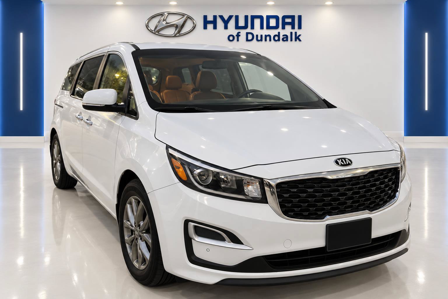 Used 2019 Kia Sedona EX FWD image 1