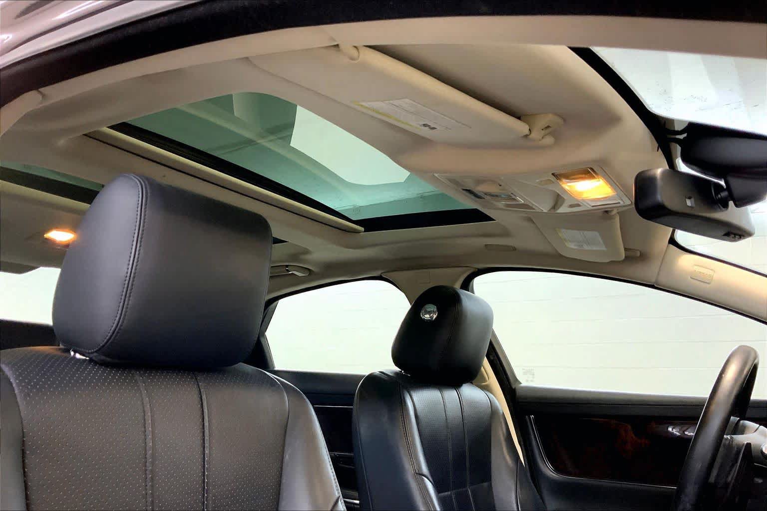 Used 2011 Jaguar XJ RWD image 13