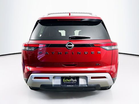 Used 2023 Nissan Pathfinder SL w/ Lighting Package (N92) FWD image 7