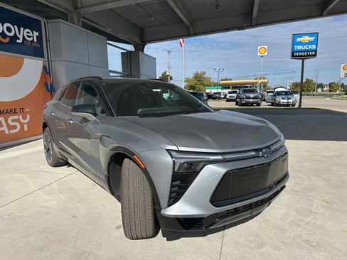 New 2026 Chevrolet Blazer EV RS image 3