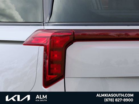 New 2026 Kia Carnival SX w/ SX Dark Edition Package image 11