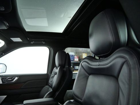 Certified 2023 Lincoln Navigator L Reserve AWD/4WD image 20