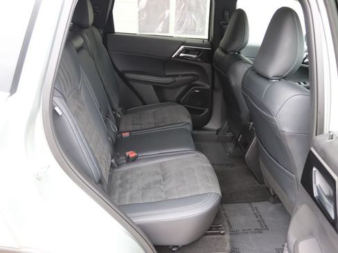 Used 2025 Mitsubishi Outlander SE AWD/4WD image 20