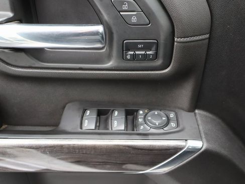 Used 2023 Chevrolet Silverado 3500 LTZ w/ LTZ Convenience Package image 10