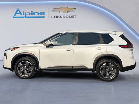 Used 2024 Nissan Rogue SV FWD image 2