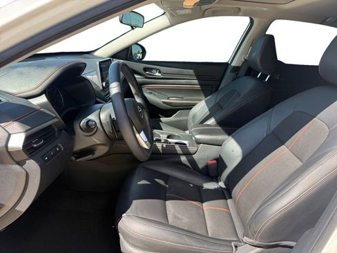 Used 2020 Nissan Altima 2.5 SR w/ Premium Package FWD image 10