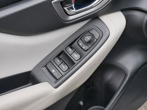 Used 2023 Subaru Forester Premium AWD/4WD image 19
