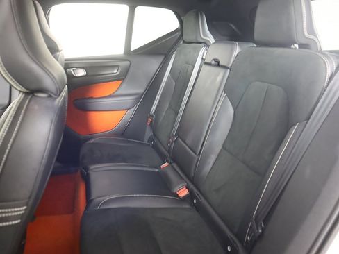 Used 2021 Volvo XC40 T5 R-Design image 34