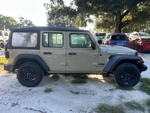 Used 2022 Jeep Wrangler Unlimited Sport AWD/4WD image 18