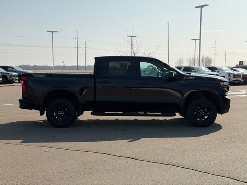 Used 2020 Chevrolet Silverado 1500 LT Trail Boss w/ Midnight Edition image 5