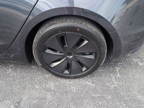 Used 2024 Tesla Model 3 Standard Range image 7