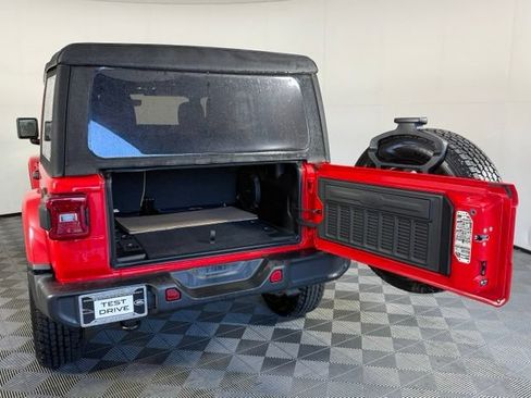 Used 2022 Jeep Wrangler Unlimited Sahara w/ LED Lighting Group AWD/4WD image 17