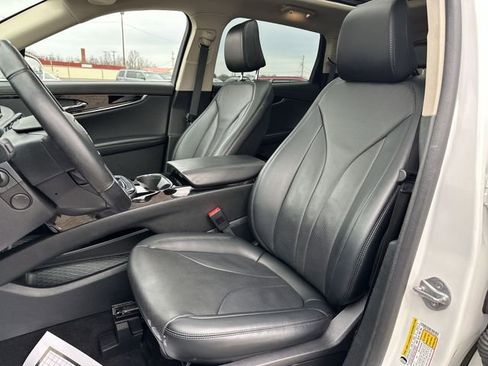 Used 2023 Lincoln Nautilus Reserve image 15