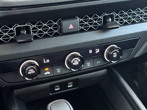 Certified 2025 Honda Accord LX image 19