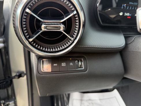 Used 2025 Chevrolet Equinox LT w/ Safety and Technology Package image 13