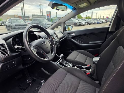 Used 2017 Kia Forte LX FWD image 9
