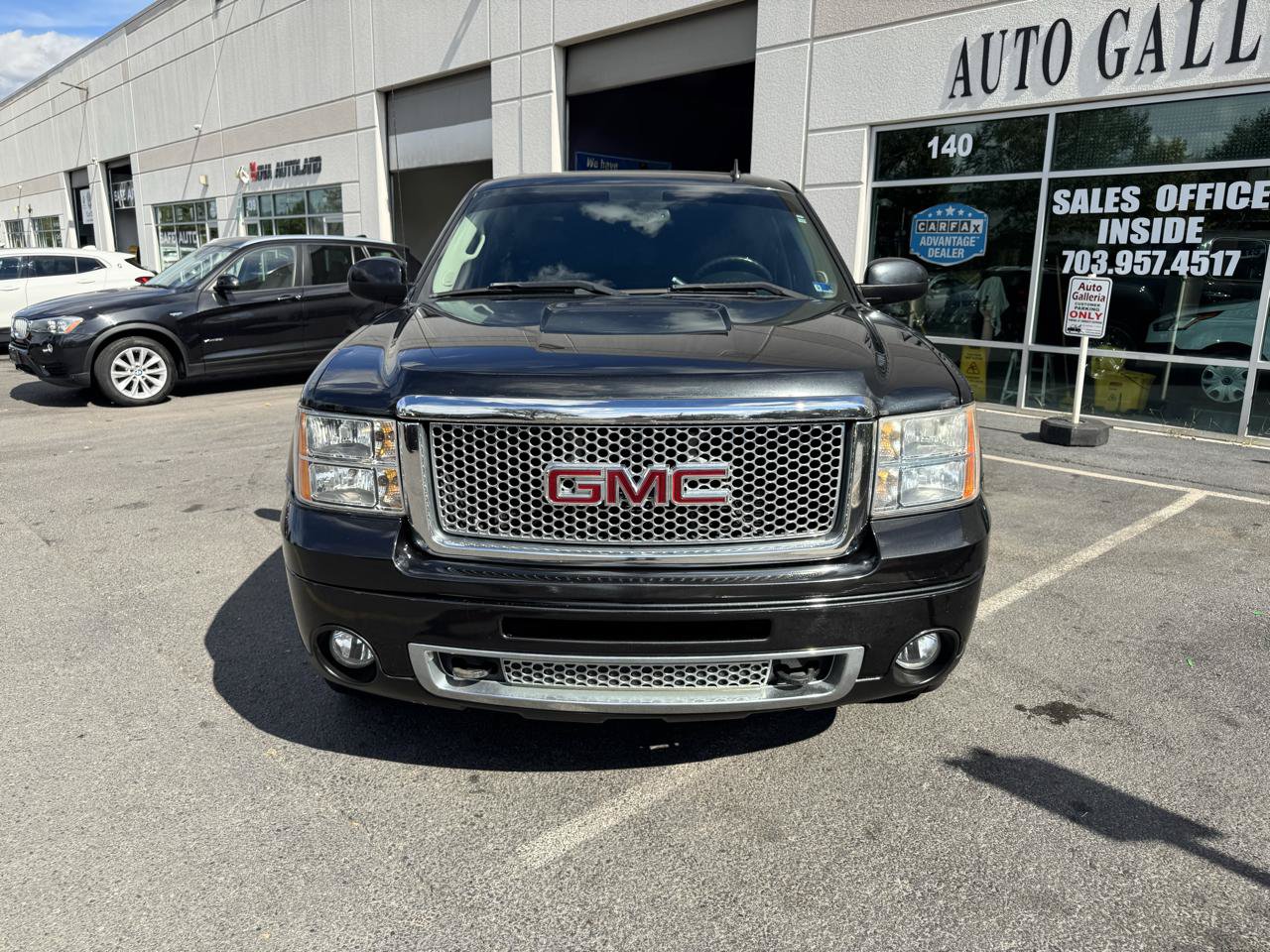 Used 2010 GMC Sierra 1500 Denali AWD/4WD image 3
