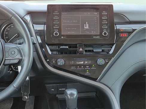 Used 2023 Toyota Camry SE image 10