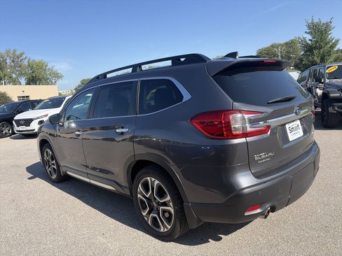 Used 2023 Subaru Ascent Touring AWD/4WD image 8
