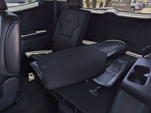 Used 2022 Kia Telluride SX w/ SX Prestige Package AWD/4WD image 9